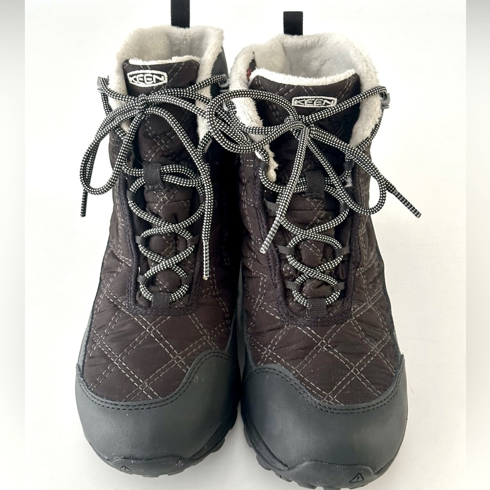 KEEN Women Black Terradora II Wintry Waterproof Boot - size 7.5
